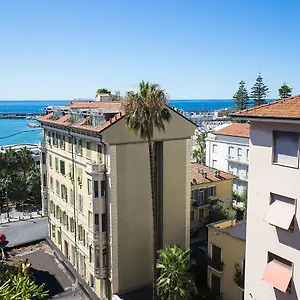 the-siva-apartments.hotelitalianriviera.com/